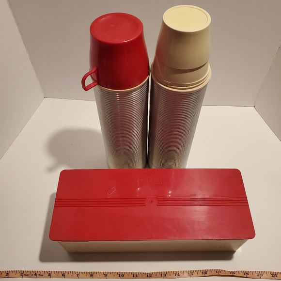 Vintage Thermos Lot W 2 Qt Sz Bottles Slide Lid Container & Drinking Cups - Picture 2 of 16